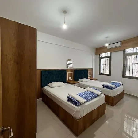 Nagas Hotel *